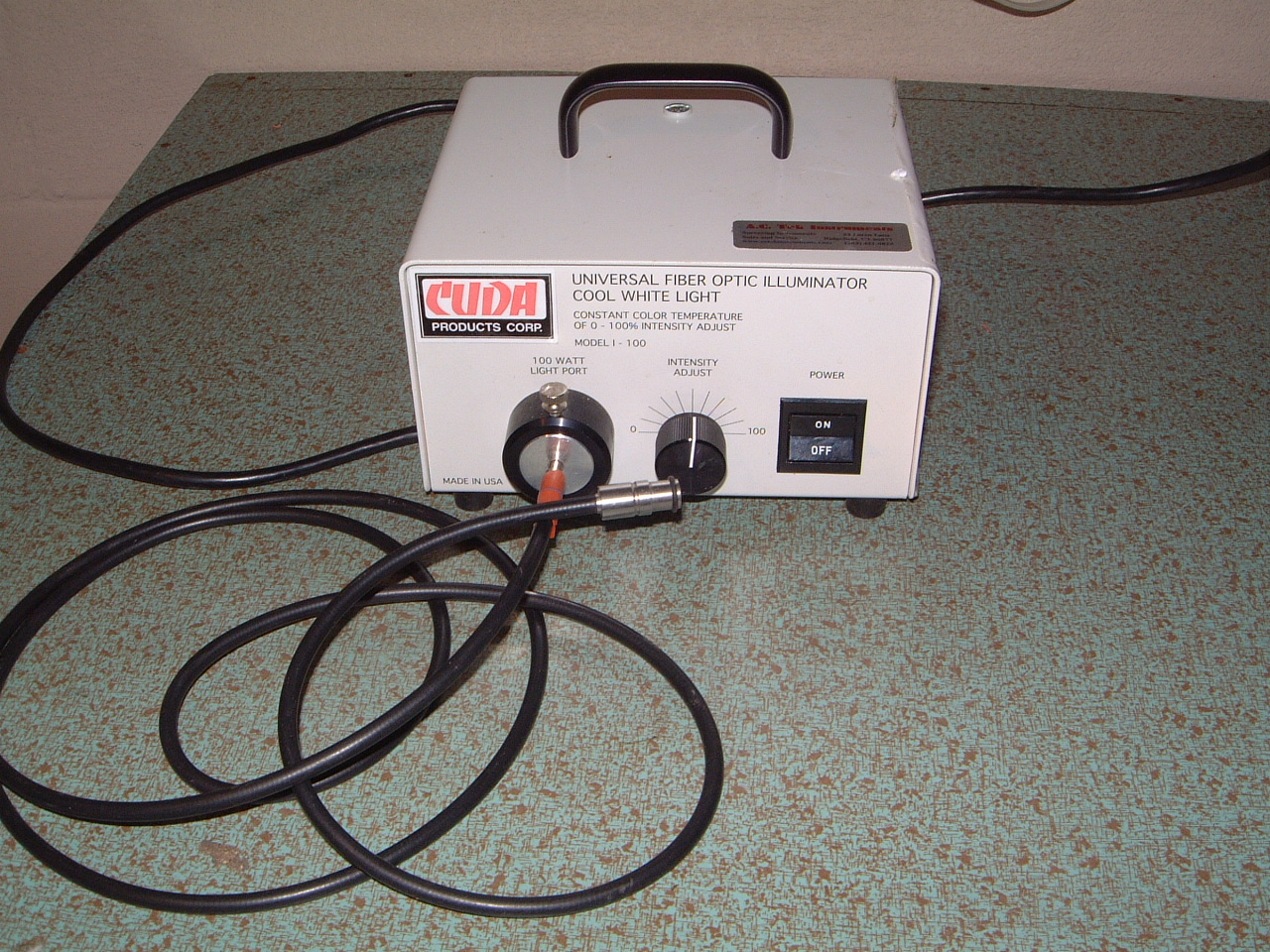 Cuda 1-100 fiber optic light