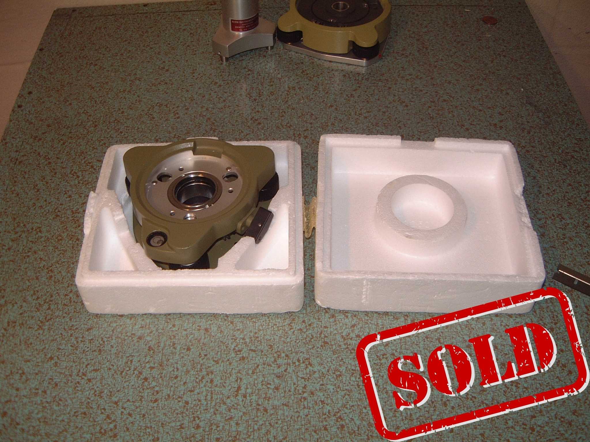 Kern LMU tribrach new