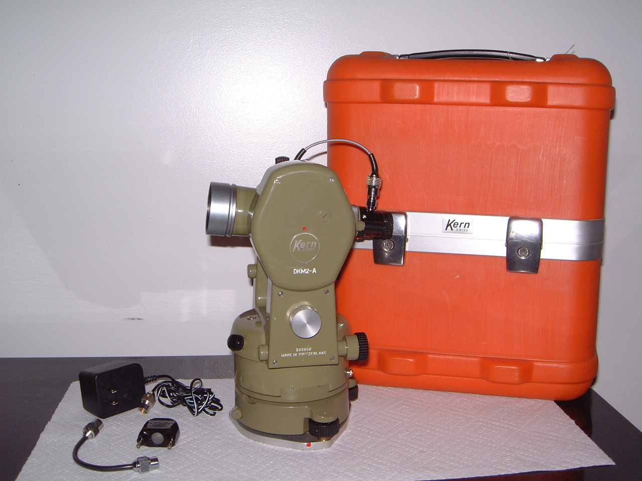 Kern DKM2-AC with Built-in bright-line autocollimation eyepiece
