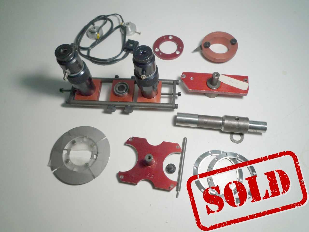 Wild circle center adjusting tool